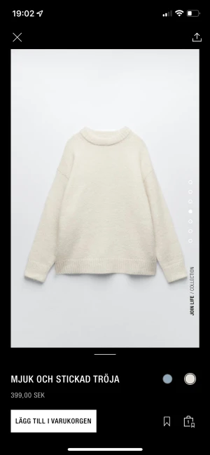 Stickad tröja - Säljer samma vita stickade tröja som på bilden från Zara då den inte används. Köptes på zara men ångrade mig sedan så endast använd en dag i skolan! Nypris 400, säljes för 200+frakt