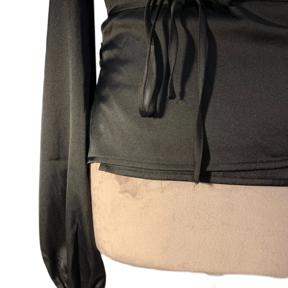 Svart Silkesblus  - 90