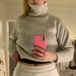 Grå stickad tröja - Fint skick ❤️