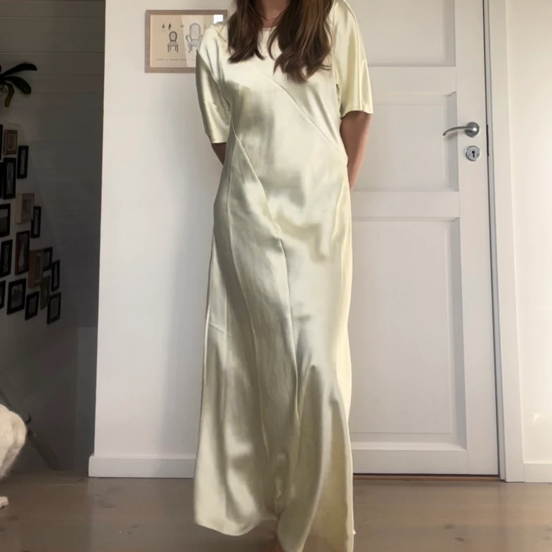 Ljusgul långklänning