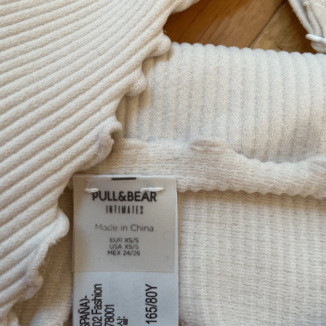 Pull and bear  - 90