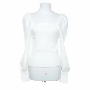 Hm stickad tröja - Tröja som är köpt från sellpy i ny skick, prislapp kvar☺️ Kom privat för fler bilder💓