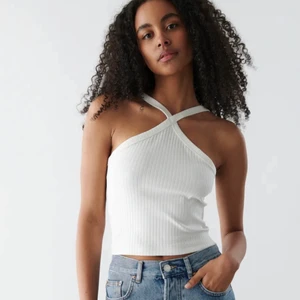 Topp från Gina - Säljer denna fina topp köpt på Gina tricot. Använd 1 gång🌸