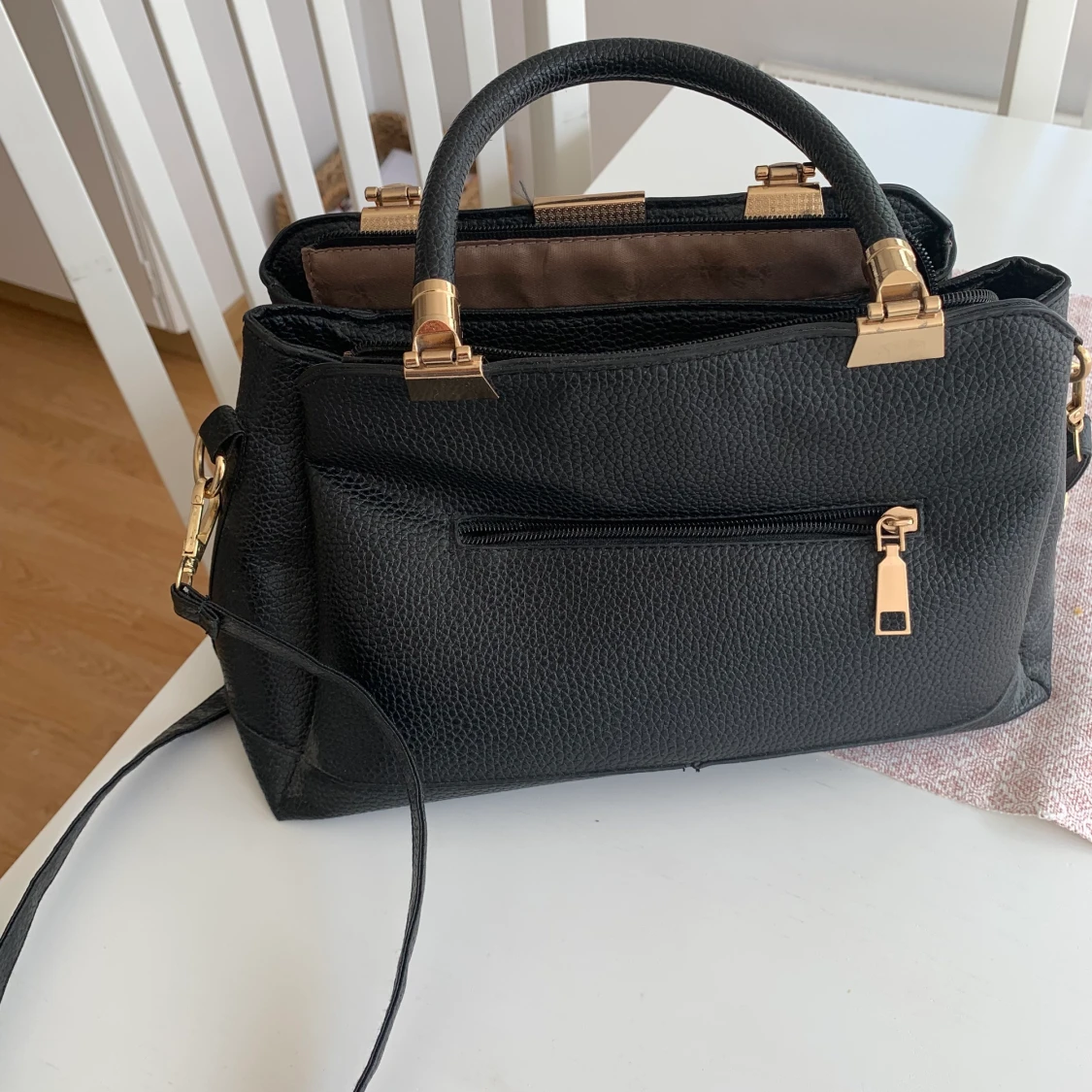 Väska med axelband - 91