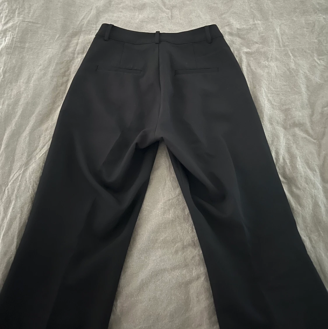 Svarta kostymbyxor  - 90