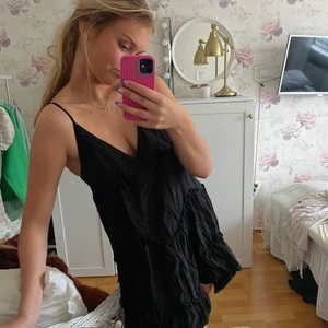 Svart klänning  - Superfin perfekt till allt!!! 130+ frakt på 62kr💖 