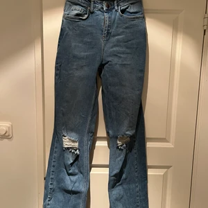 Jeans madlady  - Jeans med slitningar från madlady strl. 34 (långa i benen) 80 kr + frakt