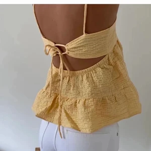 sommar top - super söt sommar top från zara!☀️ I fint skick!! 