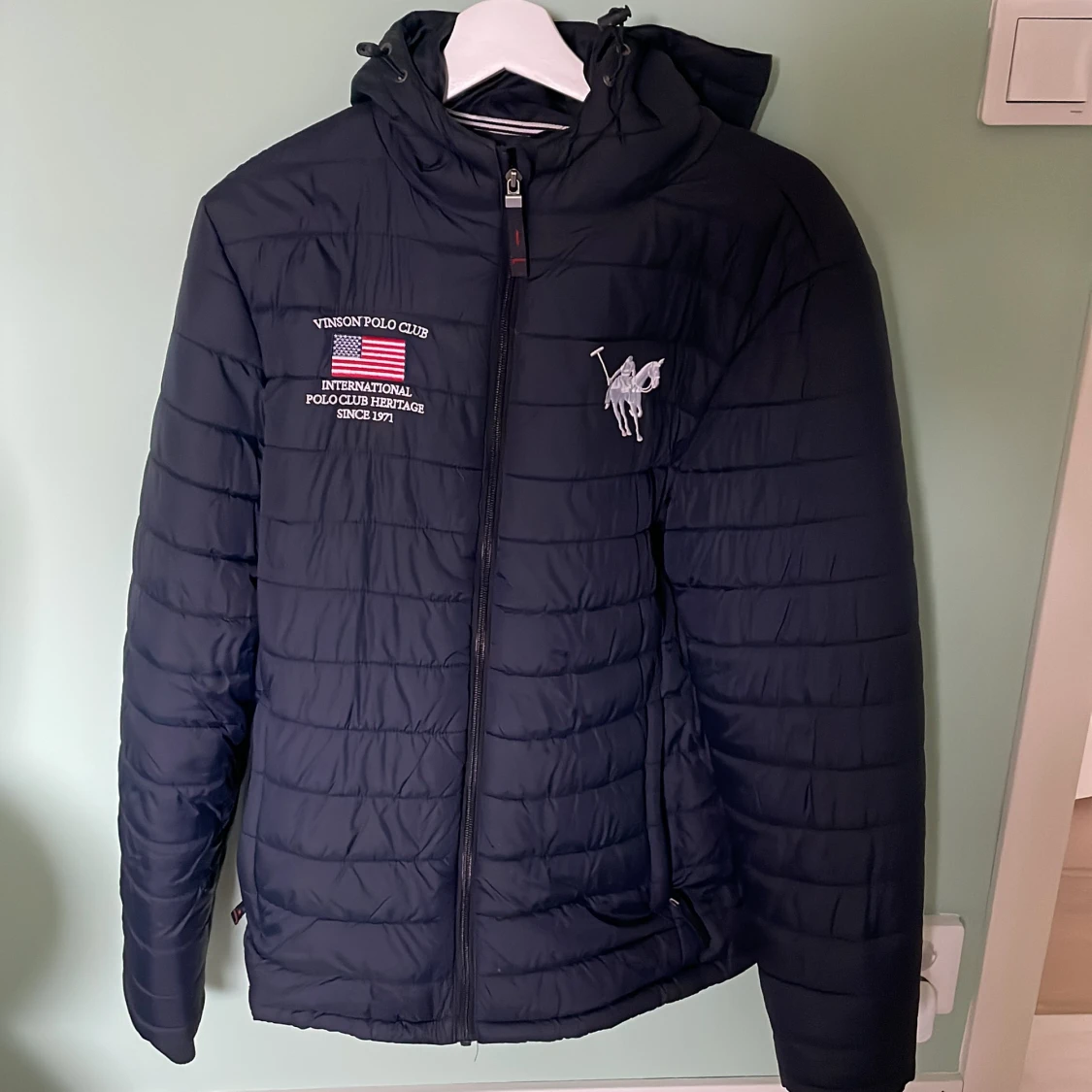 Säljer vinterjacka i storlek M