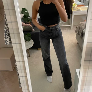 Jeans från zara - Fina jeans från zara som passar mig i längden, som är 176 cm lång❣️ 