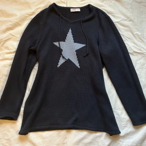 Intressekoll stickad tröja - Jättecool stickad tröja köpt på vinted!⭐️