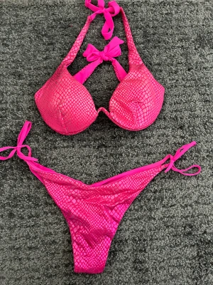 Calzedonia baddräkt - dräkt använd ett par gånger, i utmärkt skick, storlek S