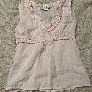 Vintage topp - Vintage topp från Edina ronay london i strl S! Köpt på sellpy 💕 supersöt till denim & middagar! Jag är 171 cm lång. Inga defekter 💓