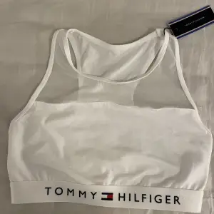 Helt ny Tommy Hilfiger topp, lappen kvar.