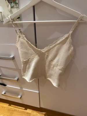 Linne - Cropad linne från H&M använd några få gånger i sommras