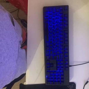 Gaming tangentbord och mus - Knappt andvänt gaming setup som har inget fel på