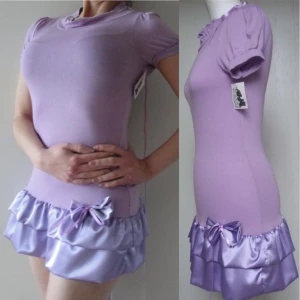 klänning pastel lila - storlek: S/M stretchigt tyg. endast provad för bilden. möts i sthlm eller fraktar !