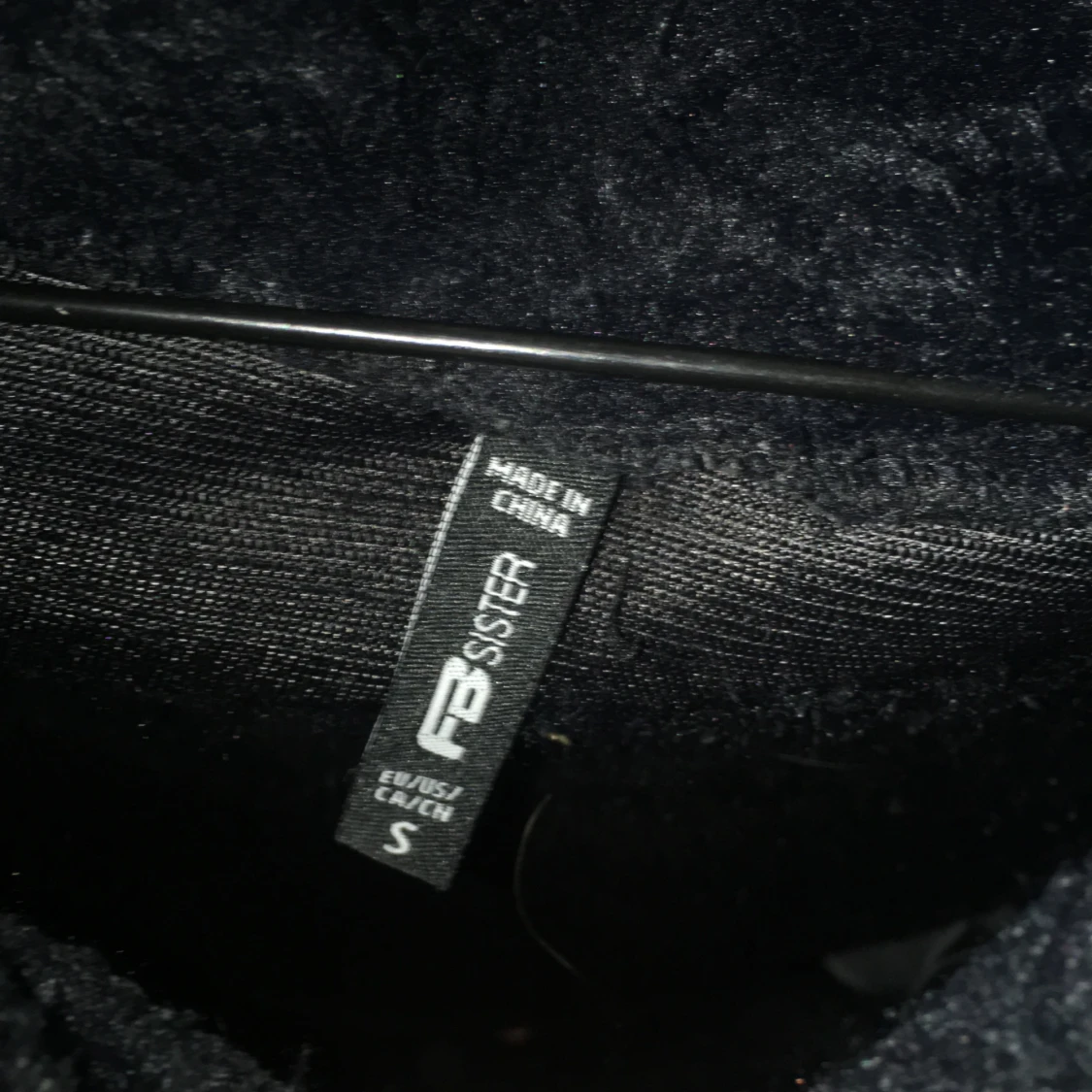 Svart fluff tröja - 91