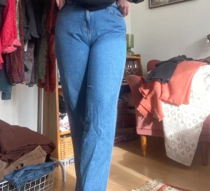 Noisy May Jeans - Jättesköna Noisy May jeans i väldigt fint skick, säljer eftersom de blivit lite för små och aldrig används! Köpare står för frakten!🌞
