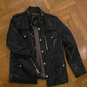 Diesel Läderjacka XL - Helt skitzad läderjacka från Diesel, nypris typ 5000kr 😨 slå till!