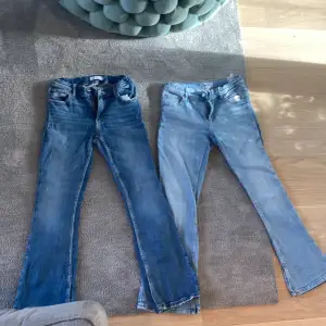 Dessa Zara jeans i barn säljs inte längre och är nästan helt oanvända. Storlek är 164. Så fina o passar t mkt!💙 Köp antingen båda eller ett par.Priset är styck