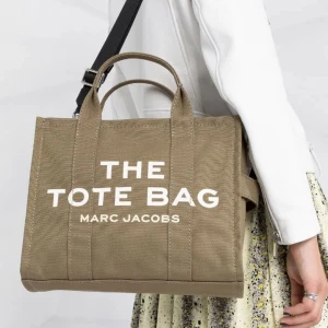 The tote bag - Äkta tote bag från marc jacobs, köptes på NK. Fint skick