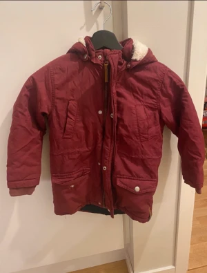 Barn jackor  - Barn jackor i olika storlekar. Första i storlek 110 Andra i storlek 86 Tredje i storlek 64