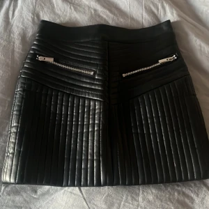 läserkjol - Supercool läderkjol med dragkedjor