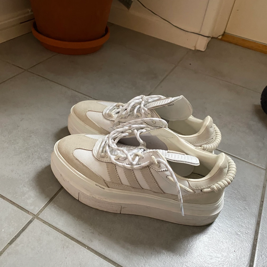 Beyonce x Adidas  - 90