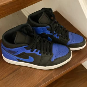 Jordan 1 Royal blue - Självklart äkta.Box kommer med