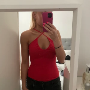 Body röd, storlek XS - Röd linne body, storlek XS