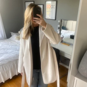 Kappa - Säljer denhär jätte fina kappan då jag använder min svarta kappa mer💕