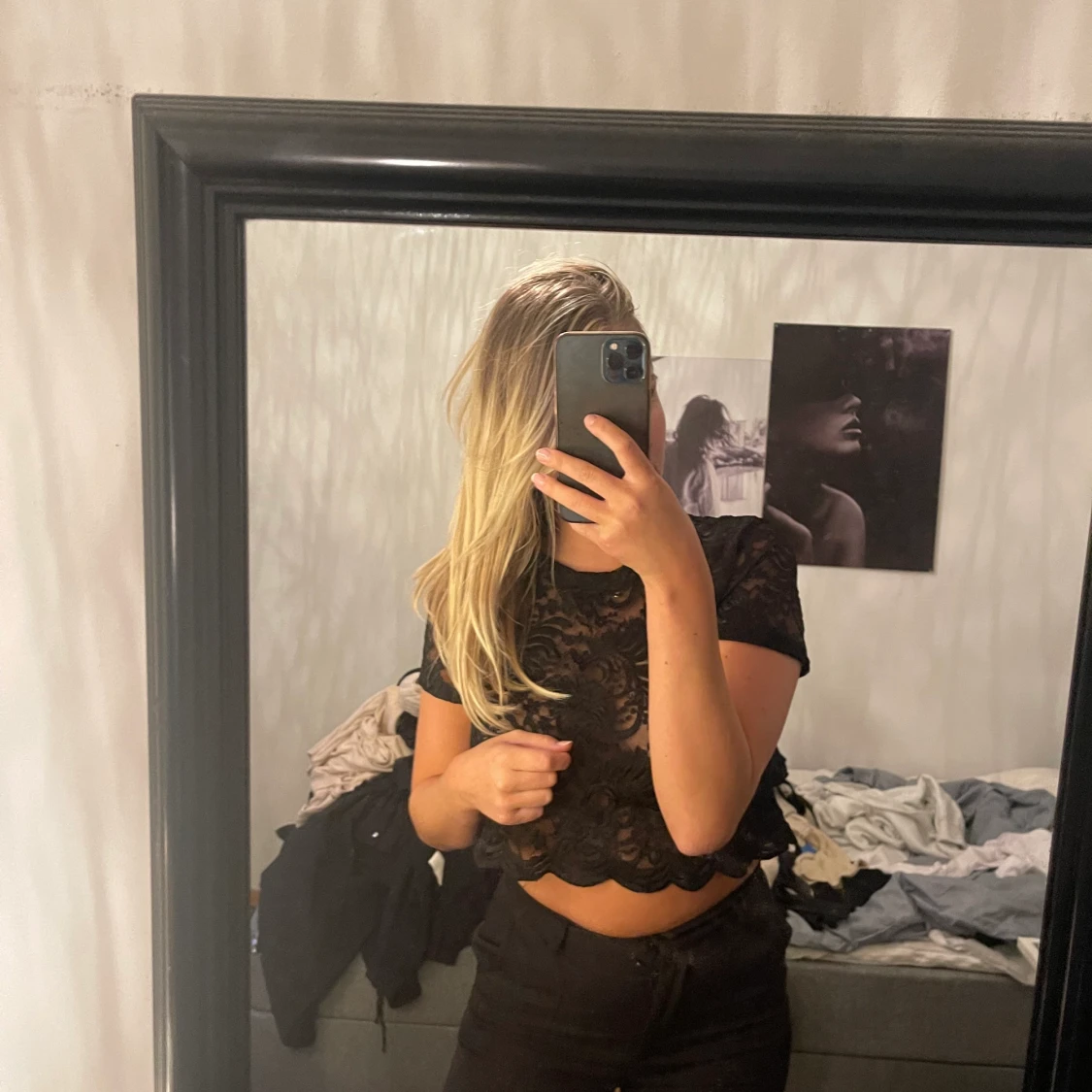 Svart T-shirt i spets 