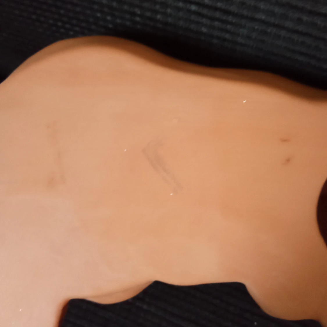 Liggande hästfigur, keramik lera. - 91