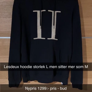 Les deux hoodie - Skriv privat om ni är intresserad eller vill ha fler bilder💕