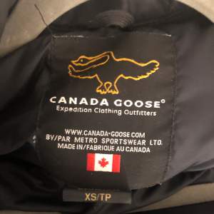 Canada goose väst bra skick inga skador gammal modell 