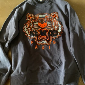 Kenzo - Kenzo tjocktröja aldrig använd 