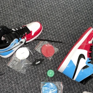 Jordan fearsless - Strorlek 41-13 säljer för att jag fick dom men passar inte mig… ny pris 5000kr