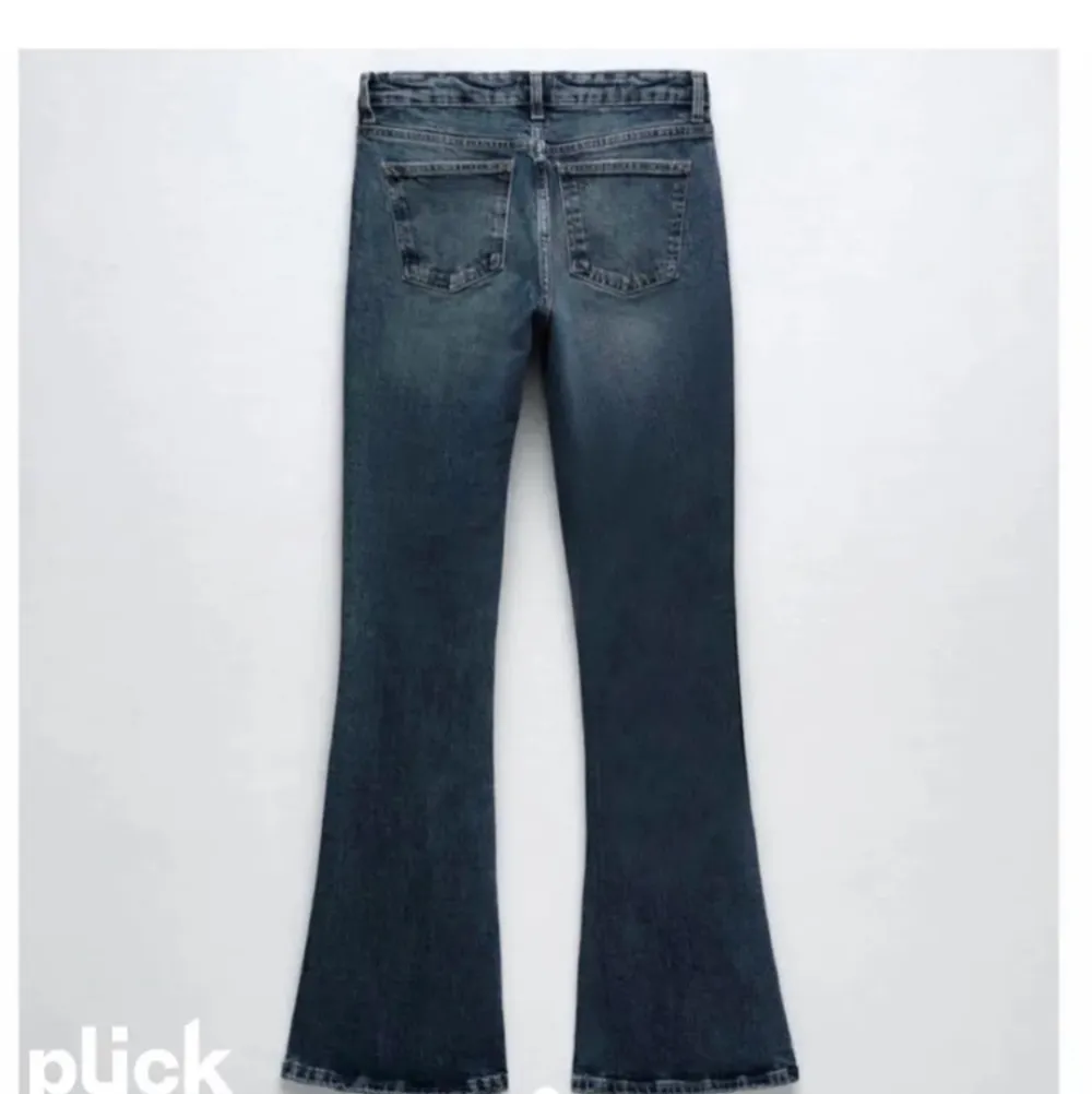 säljer pga av att jag köpte fel storlek 💖💖de är storlek 36 men långa 💖. Jeans & Byxor.