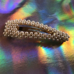  Hårklämma  - Pärlig hårklämma 