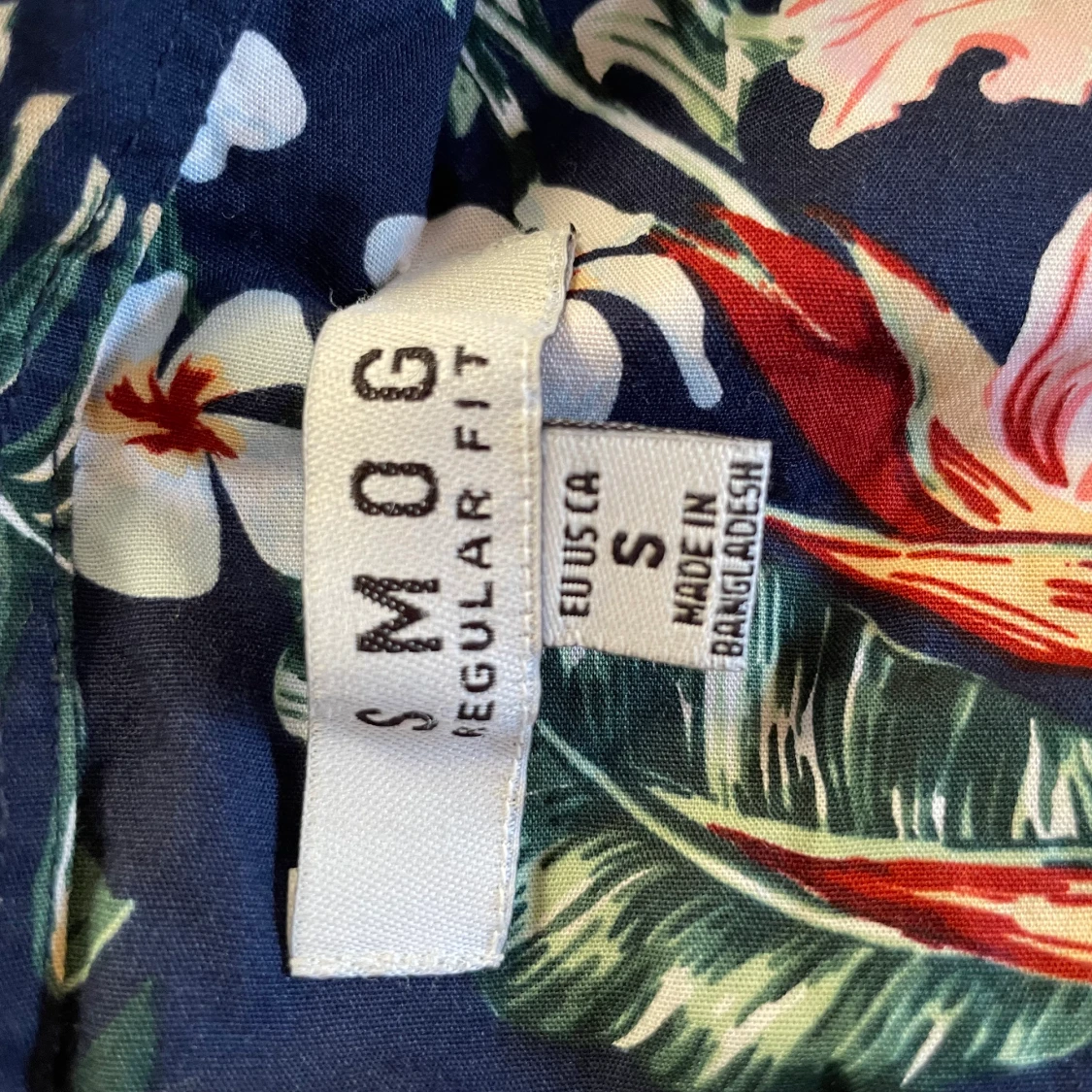 Blommig skjorta S - 91