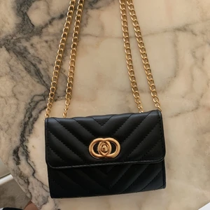 Handväska - Plånboksväska aldrig använd 