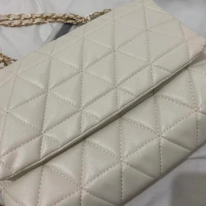 Väska  - Mellan stor väska 