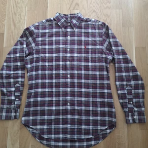 Ralph Lauren skjorta  - Jättefin Ralph Lauren skjorta i felfritt skick, knappt använd storlek M