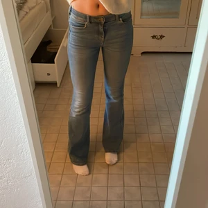 Lågmidjade jeans - Fina lågmidjade jeans från dr denim