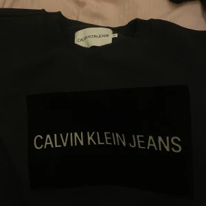 Calvin clein-tröja - Storlek M 