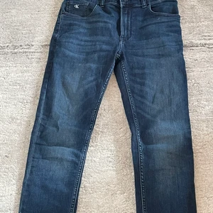 Calvin clein jeans  - Mörk blå ck jeans storlek 170 i bra skick