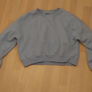 Blå tröja - Fin ljusblå tröja från lager 157