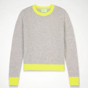 Cashmere tröja  - Supercool cashmere tröja från from future💓 jättefint skick💓 nypris ca 1700kr💓 storlek small💓 650 kr alt både denna + den blåa from futur för 1000kr💓