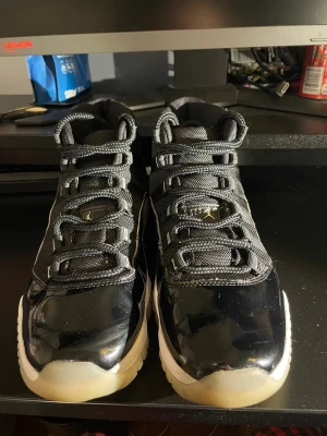 Jordan 11  - Jordan 11 jubilee  Storlek 42  Pris kan diskuteras Köpare står för frakt